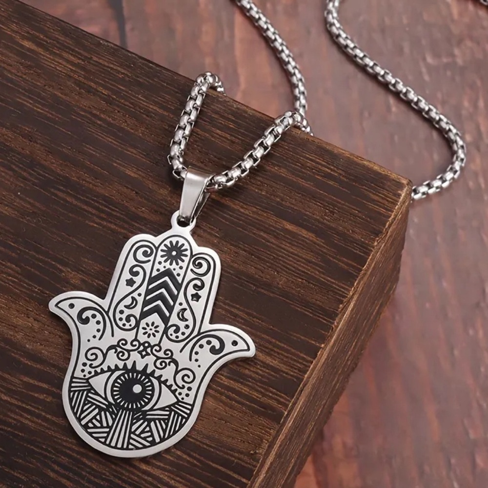 NWT Stainless Steel Hamsa Hand Evil Eye Pendant Necklace 22” Chain Silver